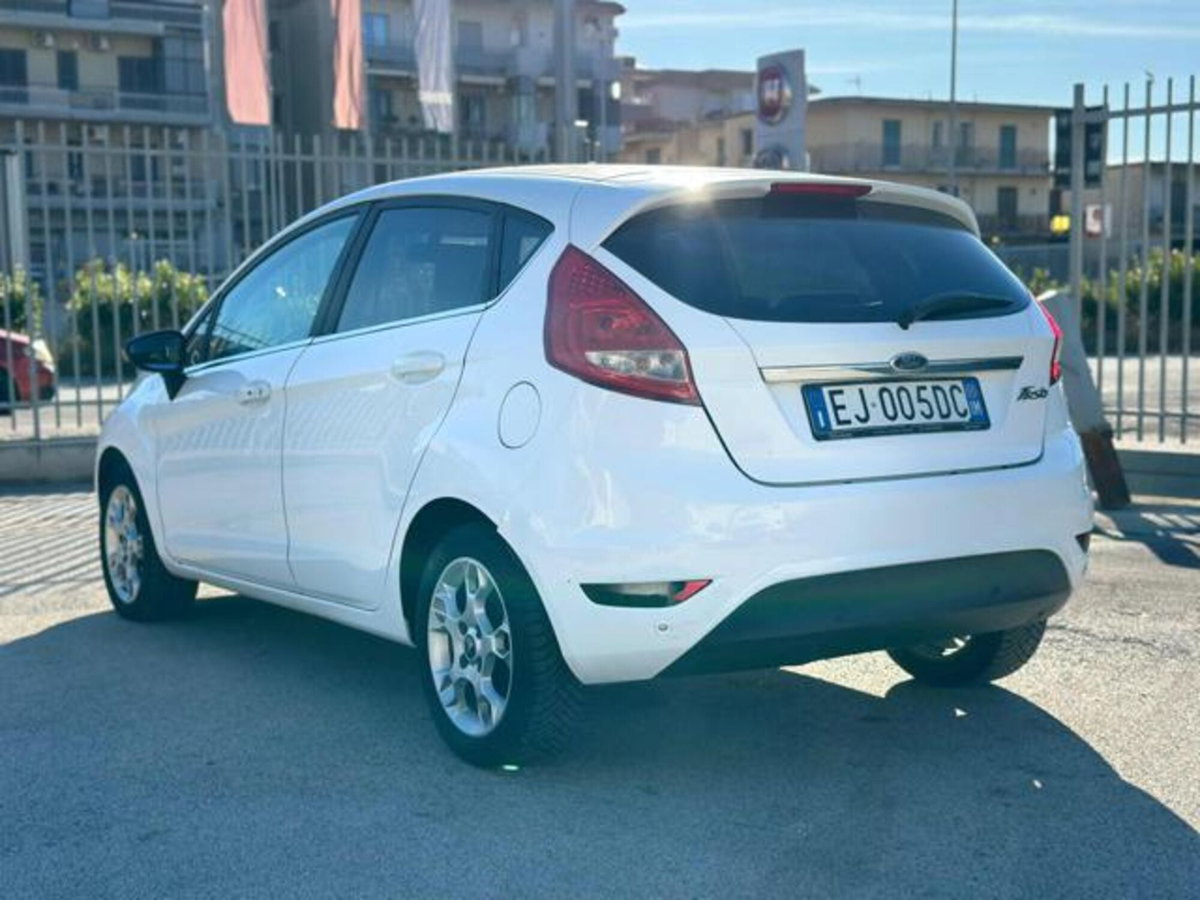 Ford Fiesta 1.6 TDCi 95 CV 5p. Titanium (6)