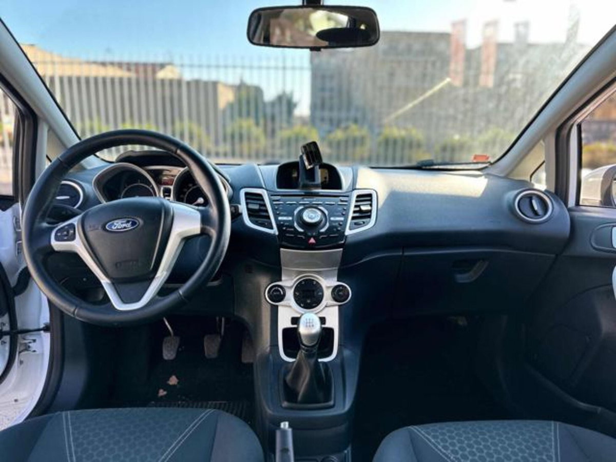 Ford Fiesta 1.6 TDCi 95 CV 5p. Titanium (9)