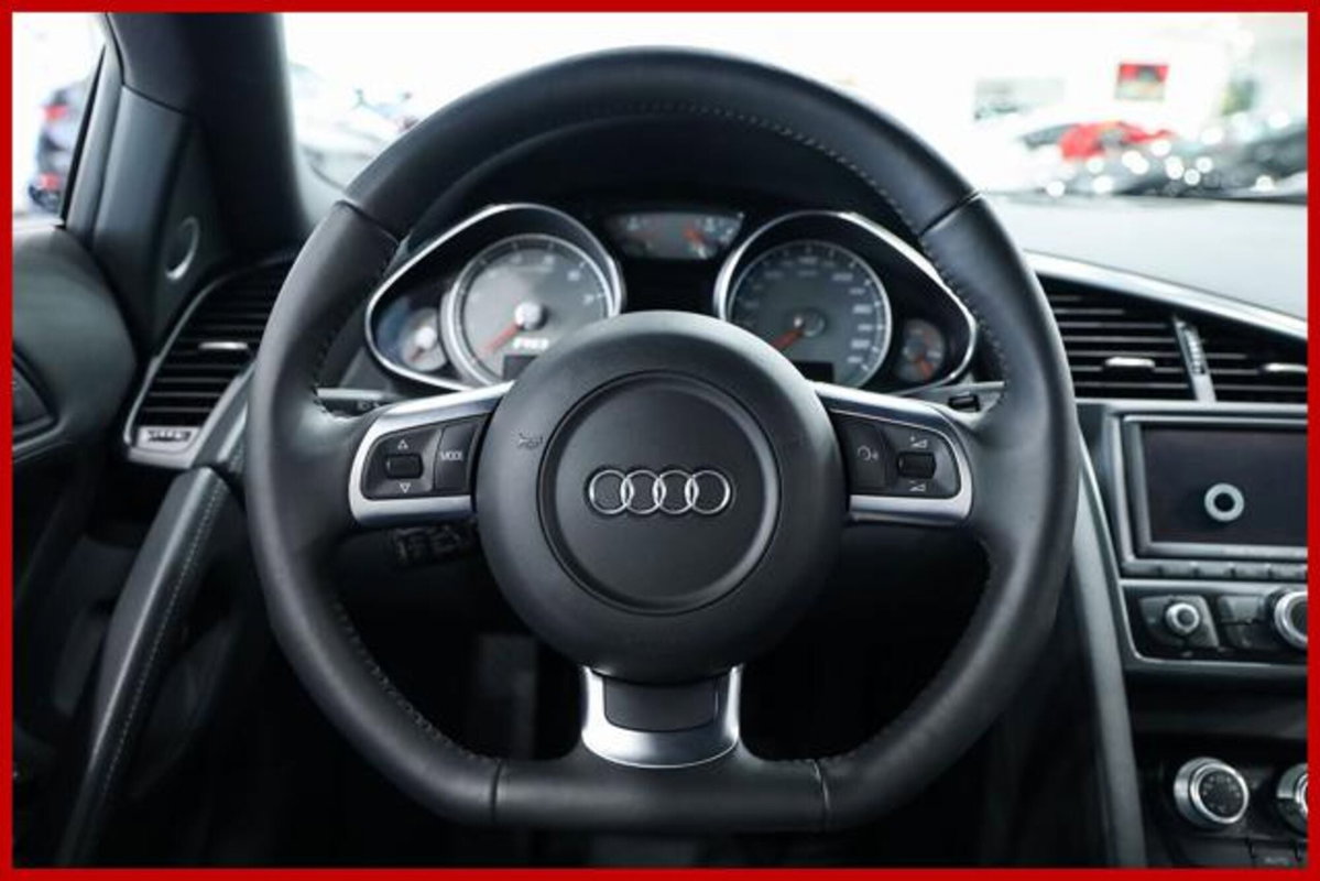 Audi R8 Coupé 4.2 V8 FSI quattro (13)