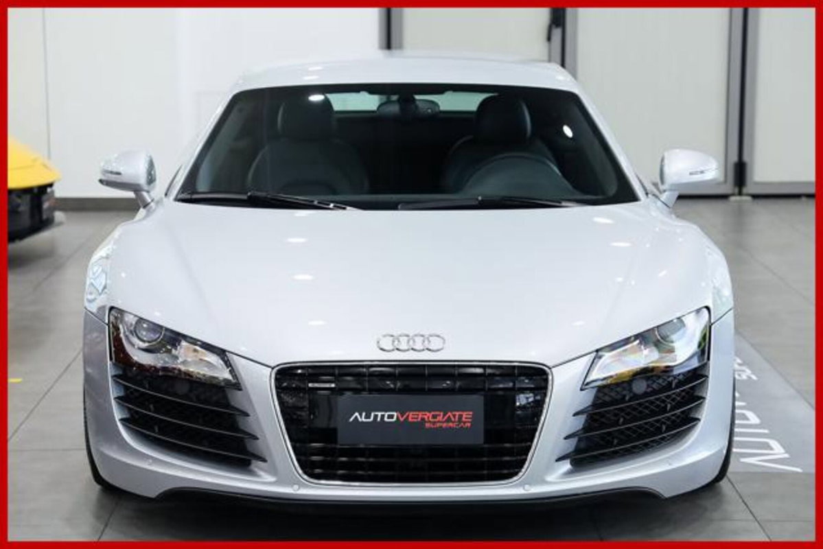 Audi R8 Coupé 4.2 V8 FSI quattro (2)
