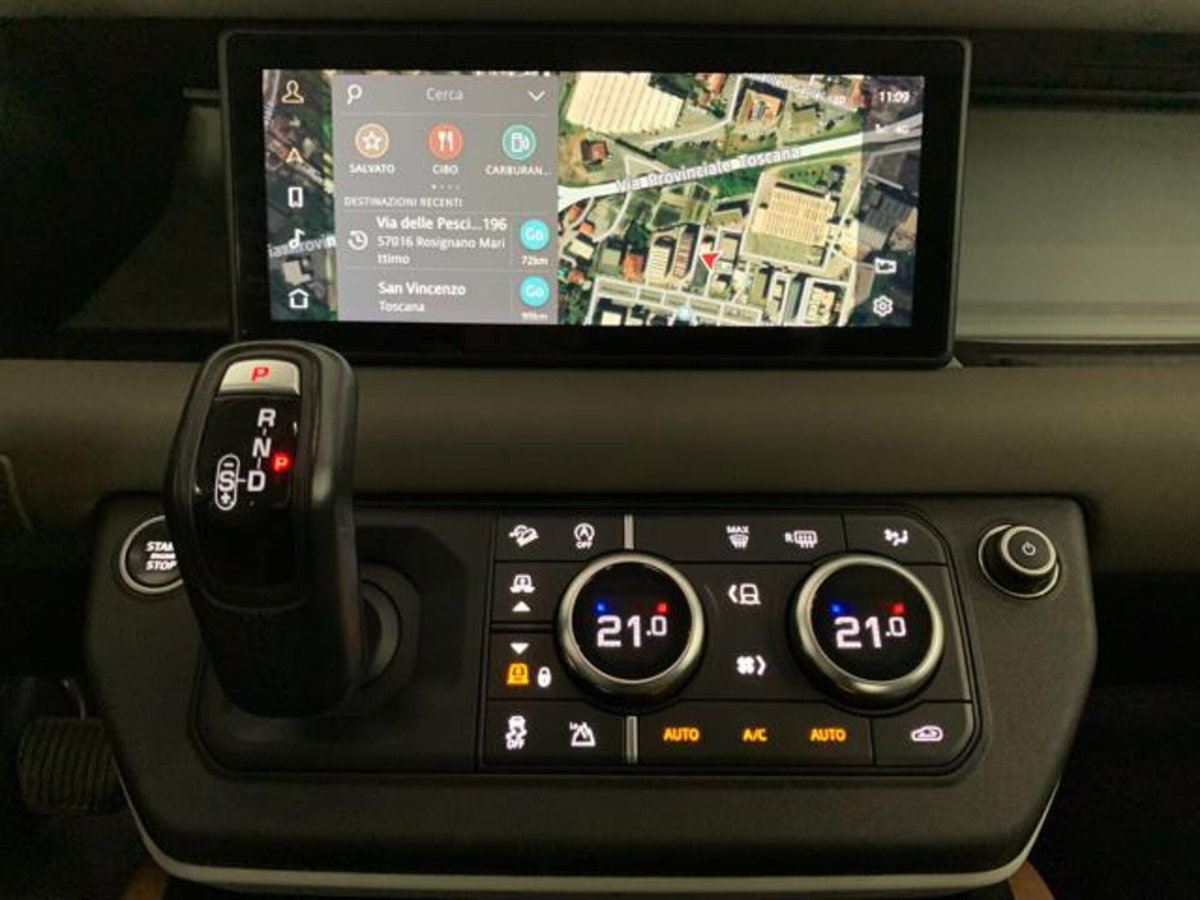 Land Rover Defender 110 2.0 SD4 240CV AWD Auto 72 Yrs. WEB Edition (14)