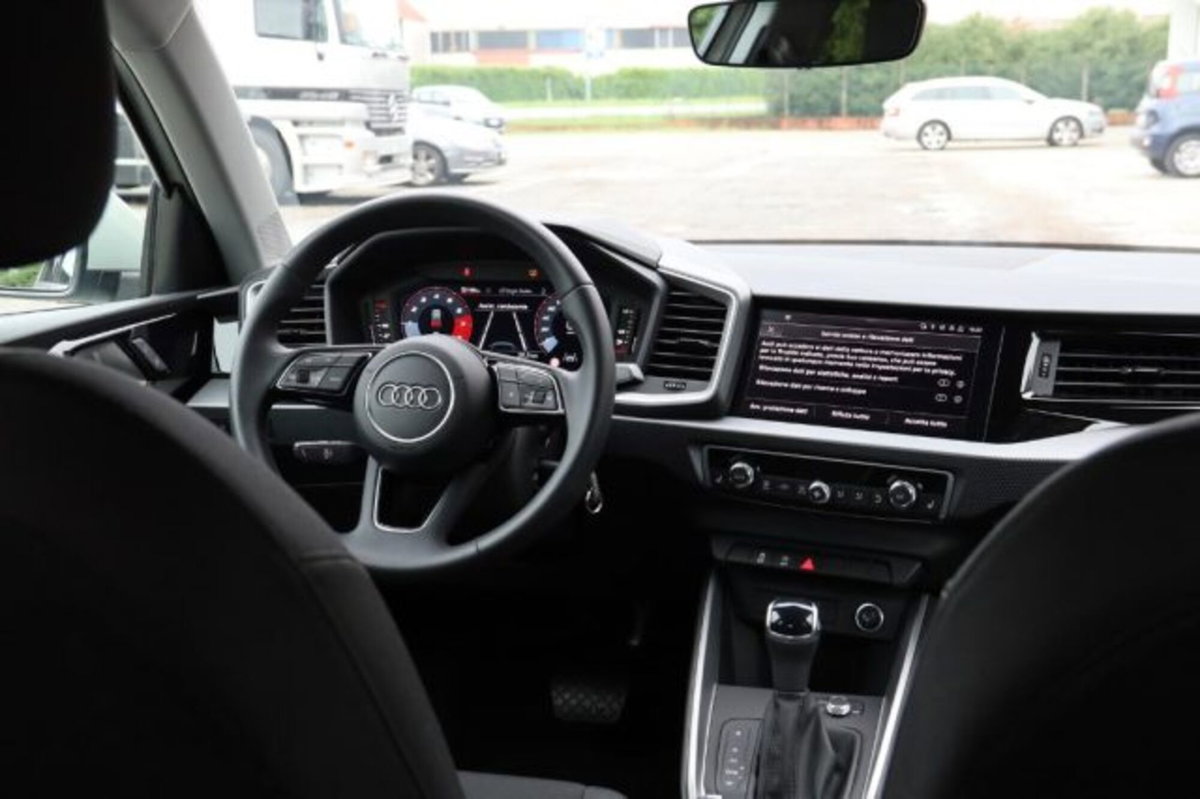 Audi A1 Sportback Sportback 25 1.0 tfsi Business (12)