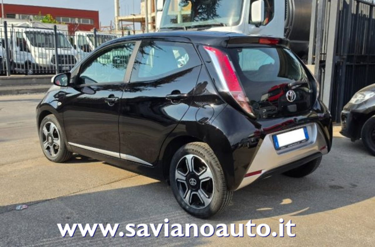 Toyota Aygo 1.0 VVT-i 69 CV 5 porte x-clusiv (4)