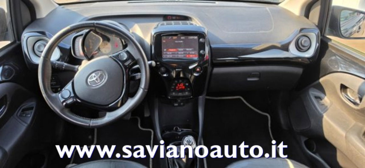 Toyota Aygo 1.0 VVT-i 69 CV 5 porte x-clusiv (7)