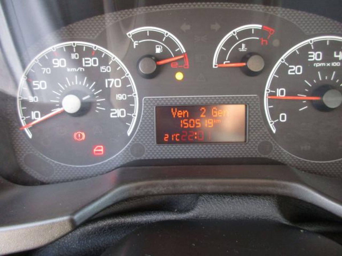 Fiat Qubo 1.3 MJT 95 CV Dynamic (13)