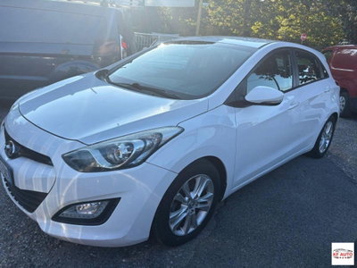 Hyundai i30 1.6 CRDi 5p. Classic (2)