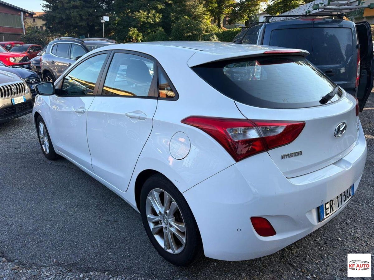 Hyundai i30 1.6 CRDi 5p. Classic (4)