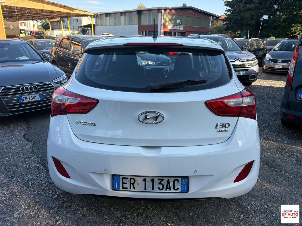 Hyundai i30 1.6 CRDi 5p. Classic (6)