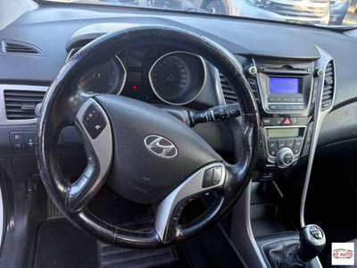 Hyundai i30 1.6 CRDi 5p. Classic (8)
