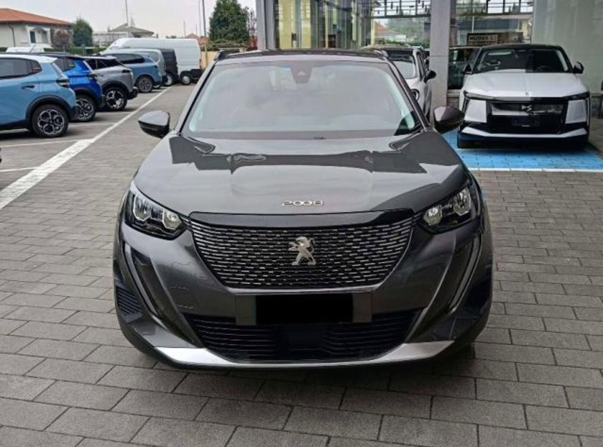 Peugeot 2008 BlueHDi 130 S&S EAT8 Allure Pack (2)