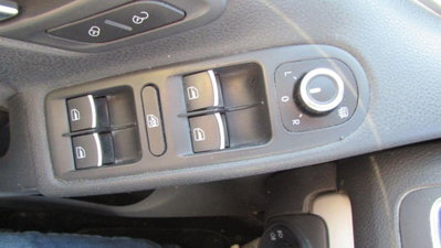 Volkswagen Golf 2.0 TDI 140CV DPF 5p. Highline (17)