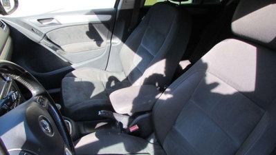 Volkswagen Golf 2.0 TDI 140CV DPF 5p. Highline (9)