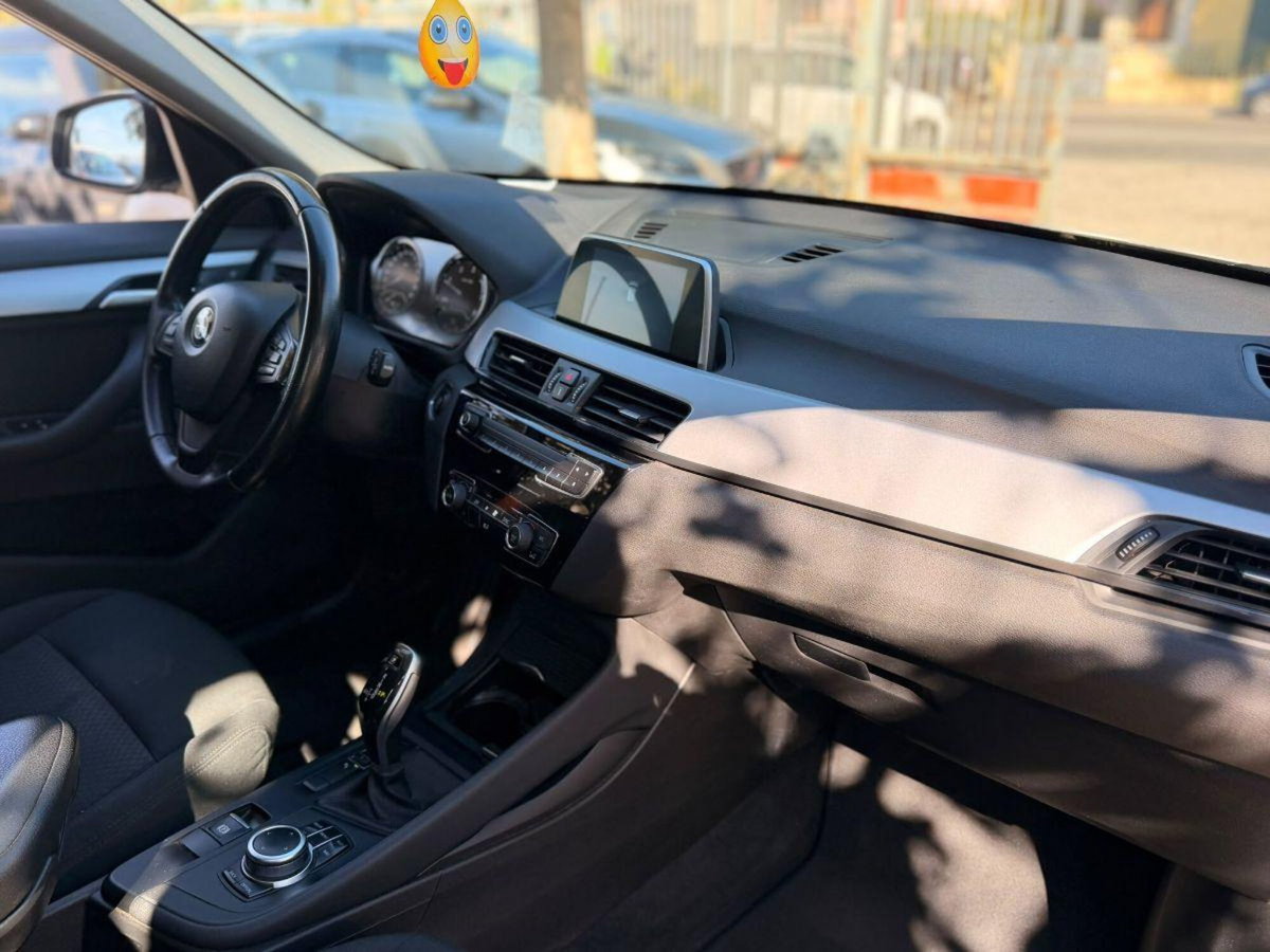 BMW X1 sDrive18d Business (10)