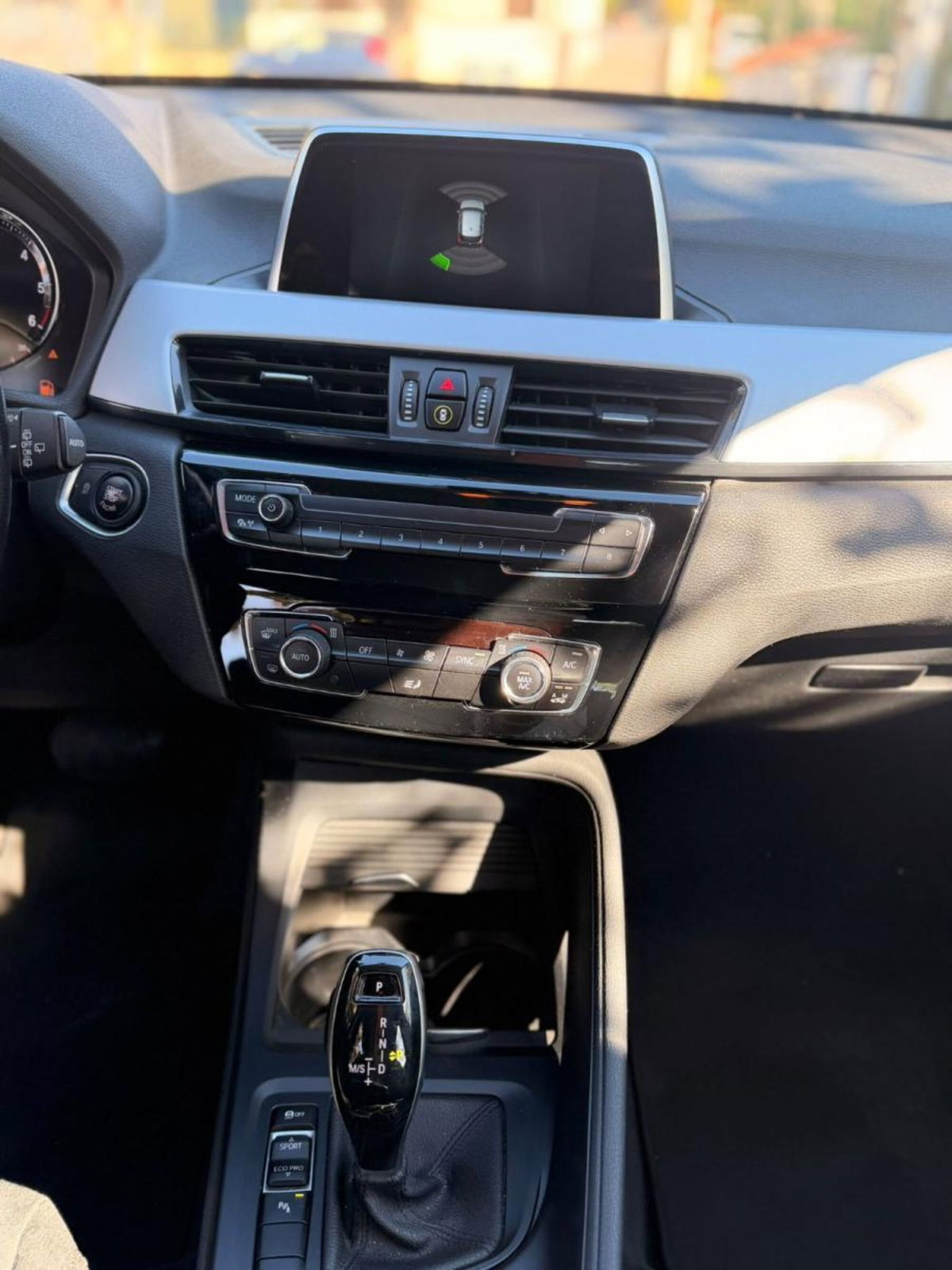 BMW X1 sDrive18d Business (14)