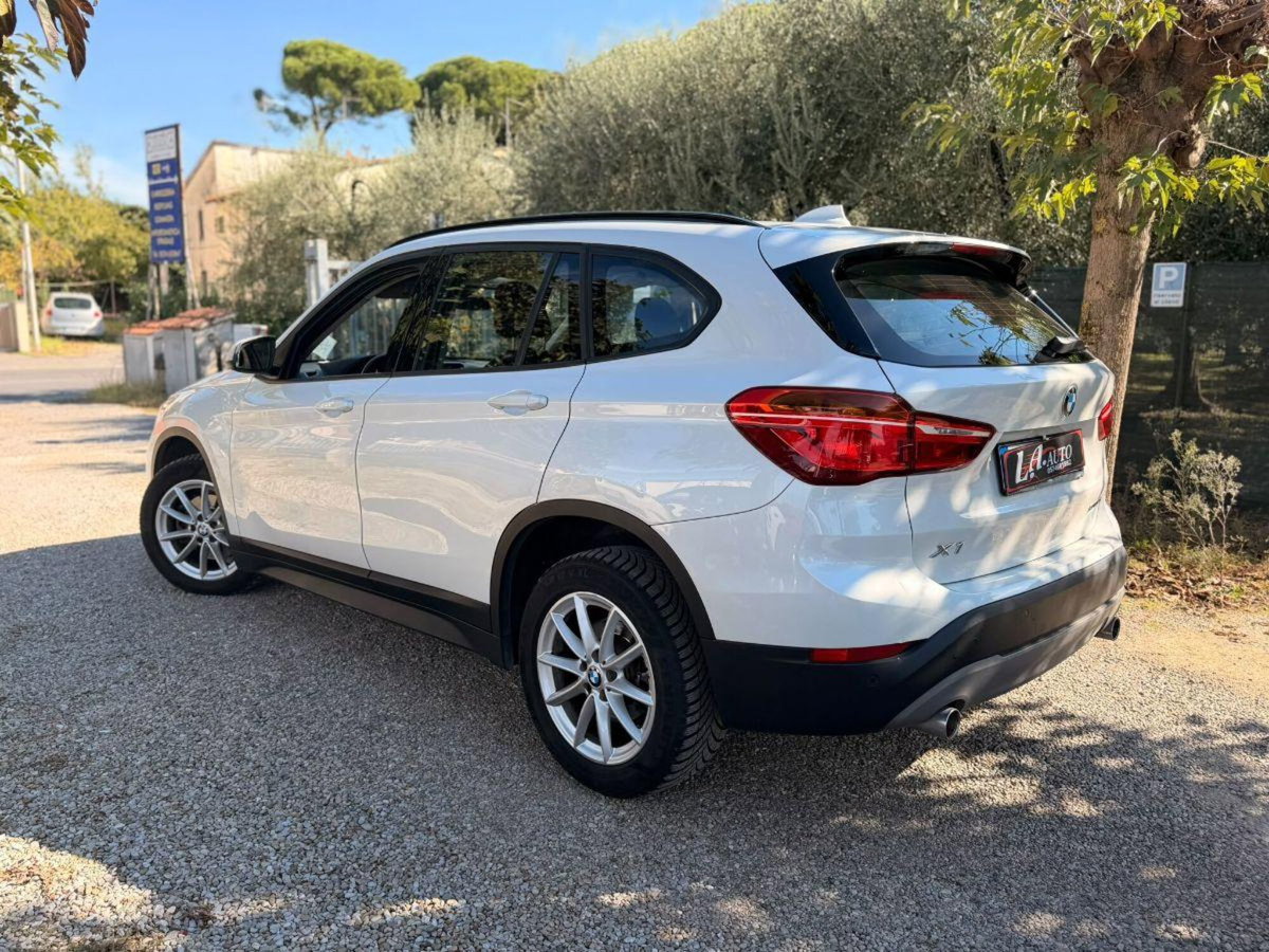 BMW X1 sDrive18d Business (3)