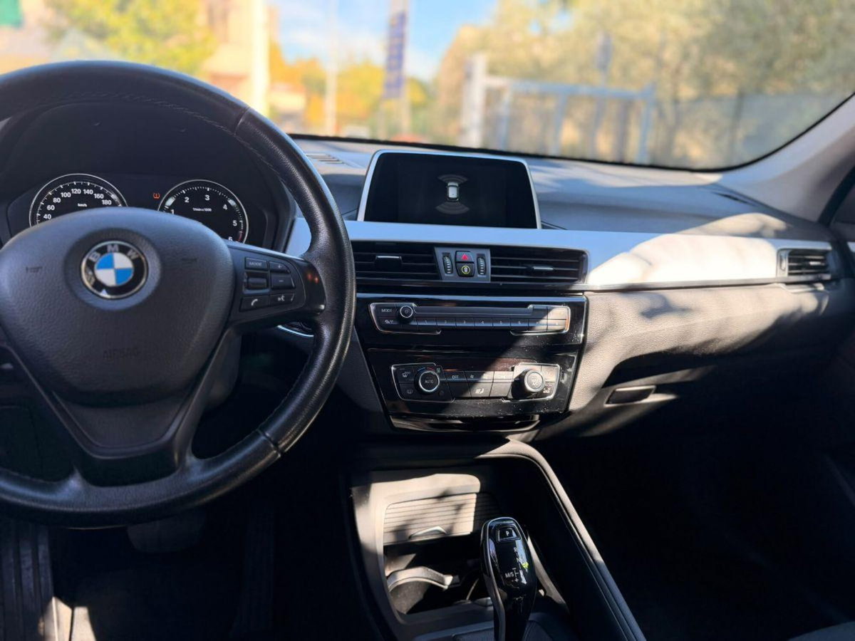 BMW X1 sDrive18d Business (8)