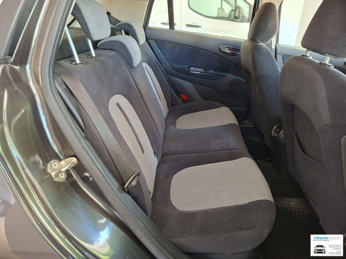 Fiat Bravo 1.9 MJT 120 CV Emotion (19)