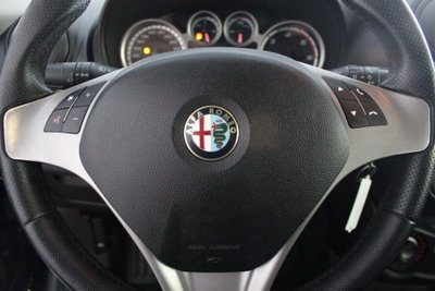 Alfa Romeo MiTo 1.3 JTDm 85 CV S&S Distinctive (9)