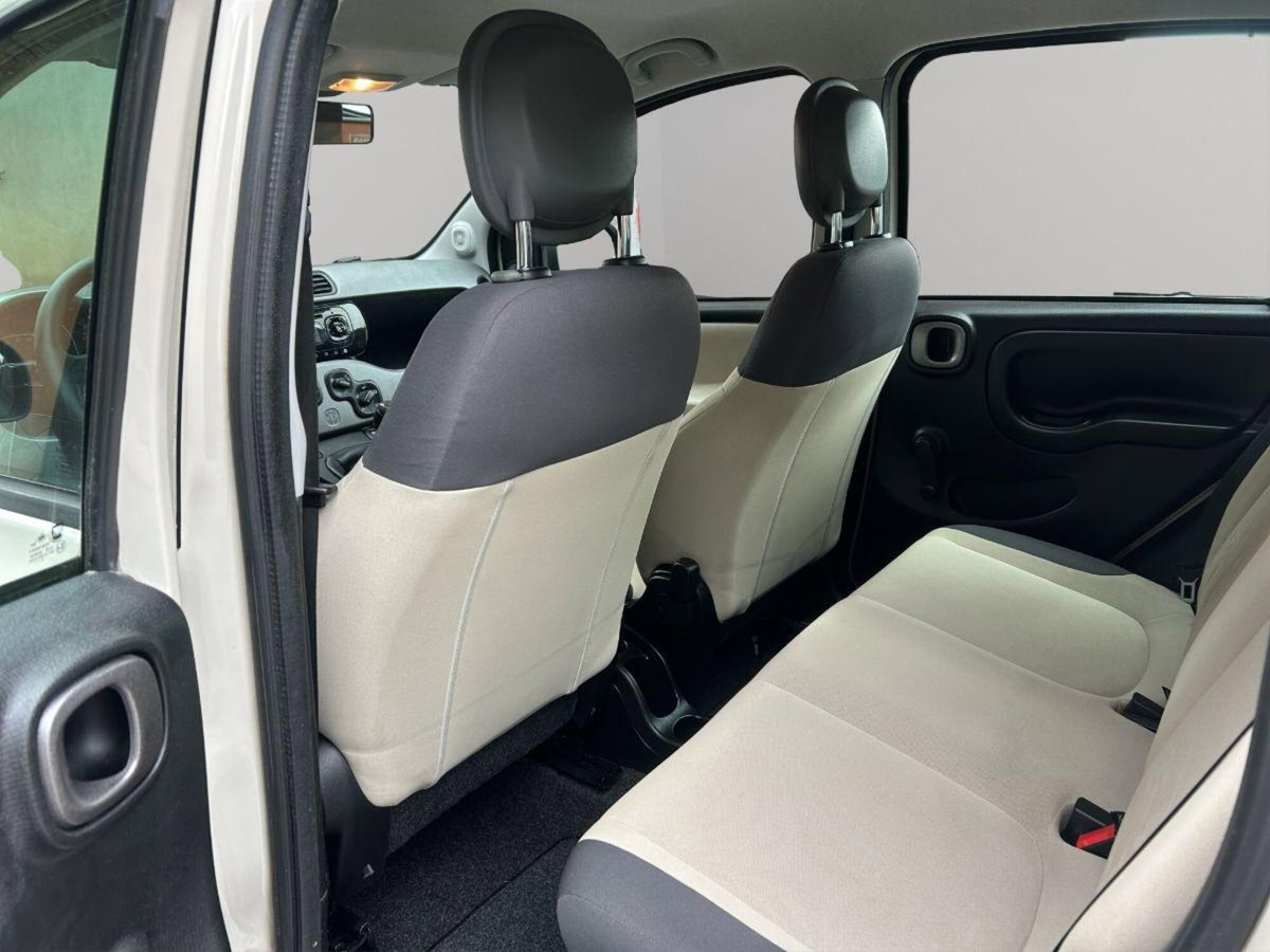 Fiat Panda 1.3 MJT S&S Lounge (12)