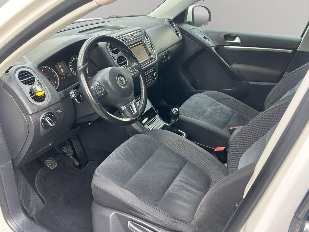 Volkswagen Tiguan 2.0 TDI 140 CV Sport & Style BlueMotion Technology (12)