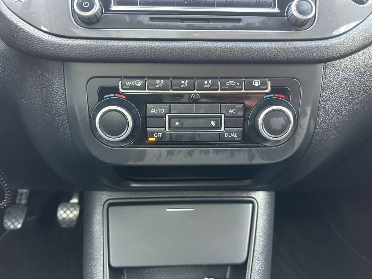 Volkswagen Tiguan 2.0 TDI 140 CV Sport & Style BlueMotion Technology (17)