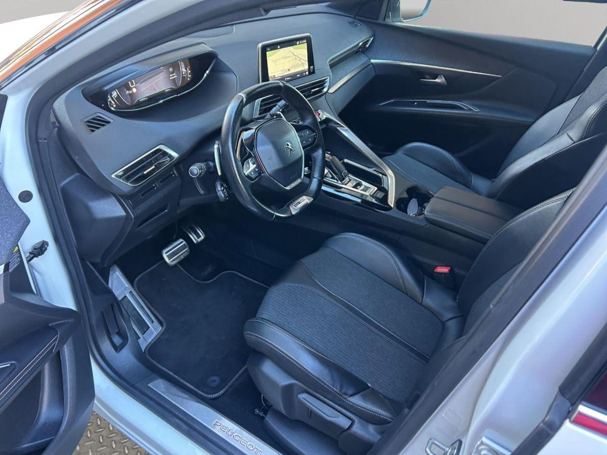 Peugeot 3008 BlueHDi 130 S&S EAT8 GT Line (10)