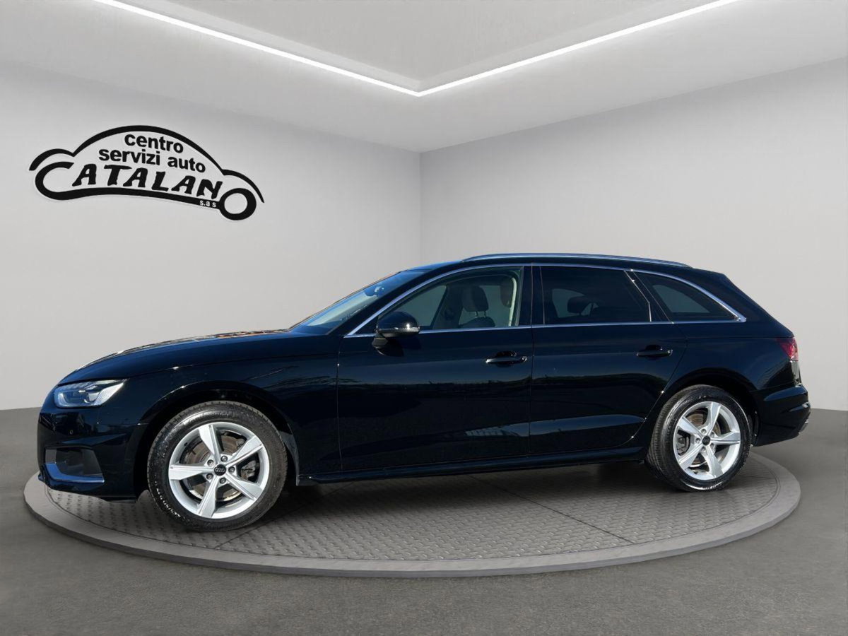 Audi A4 Avant 30 TDI/136 CV S tronic S line edition (2)
