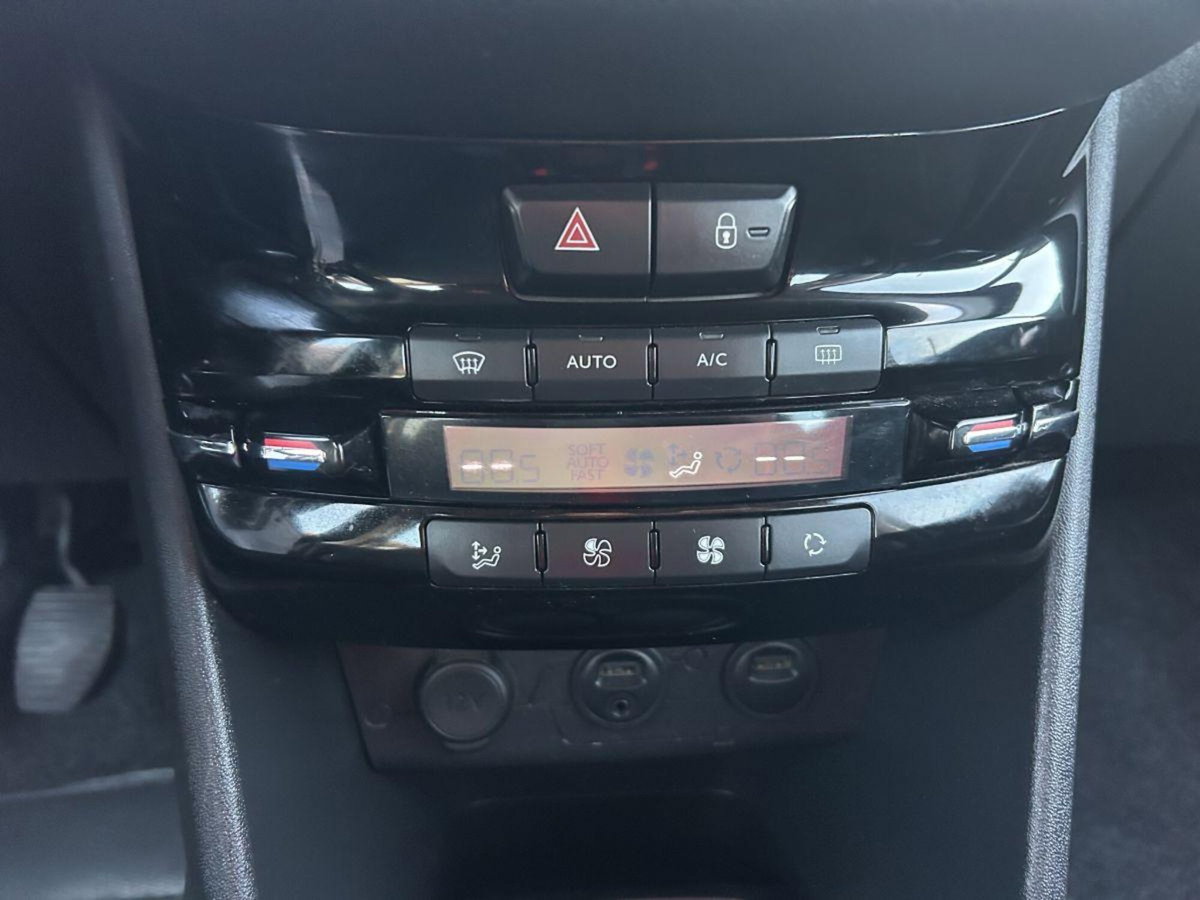 Peugeot 208 HDi 68 CV 5 porte Allure (14)