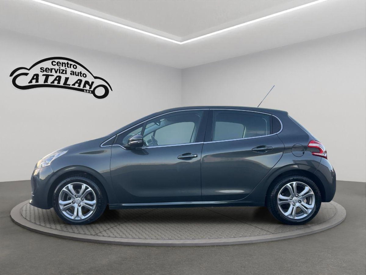 Peugeot 208 HDi 68 CV 5 porte Allure (2)