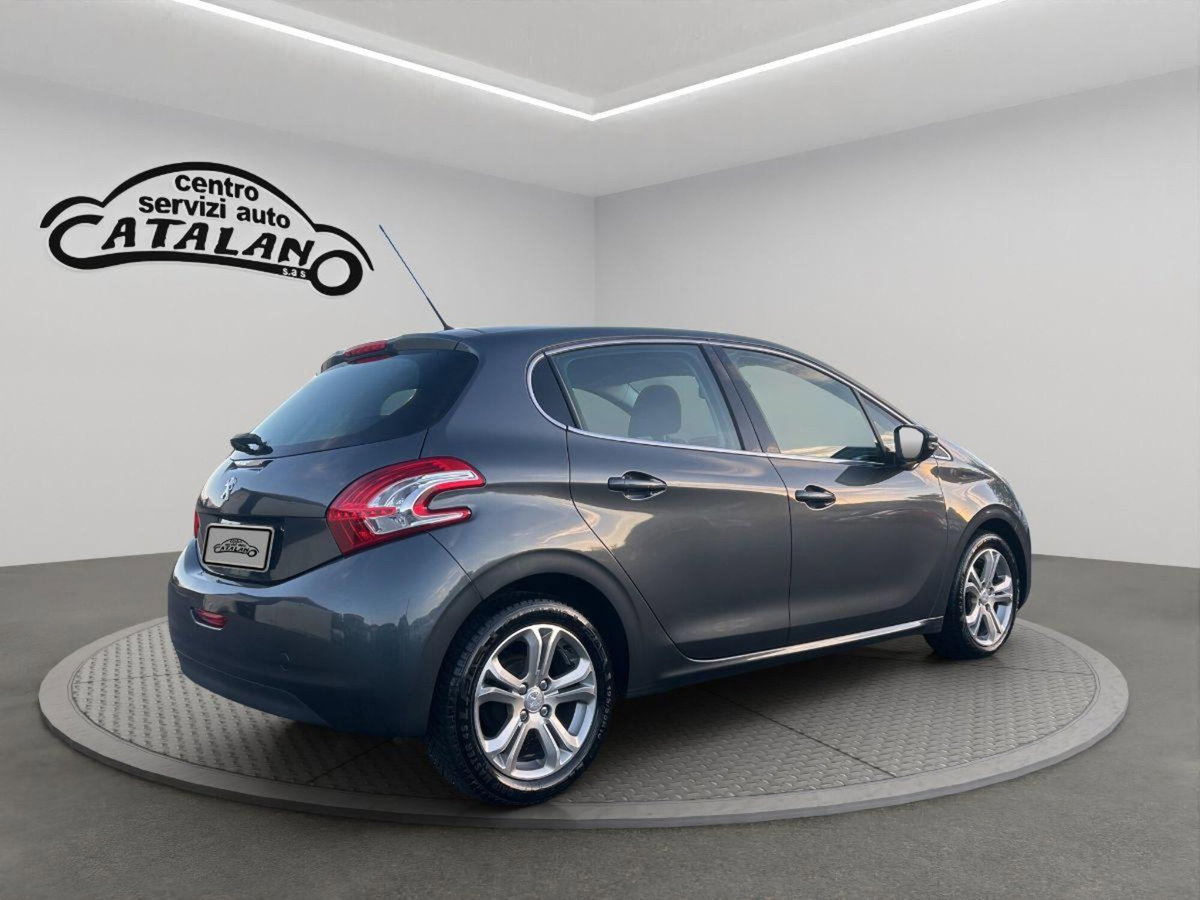 Peugeot 208 HDi 68 CV 5 porte Allure (5)