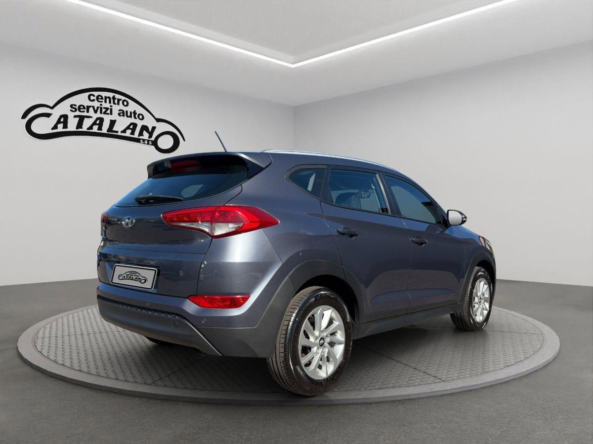 Hyundai Tucson 1.7 CRDi XPossible (5)