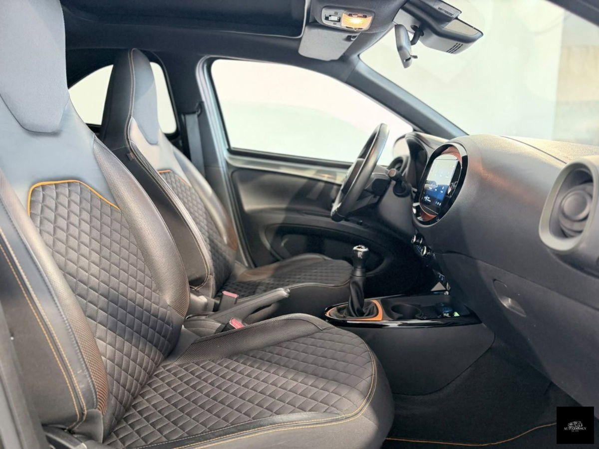Toyota Aygo X 1.0 VVT-i 72 CV 5 porte Limited Air (13)