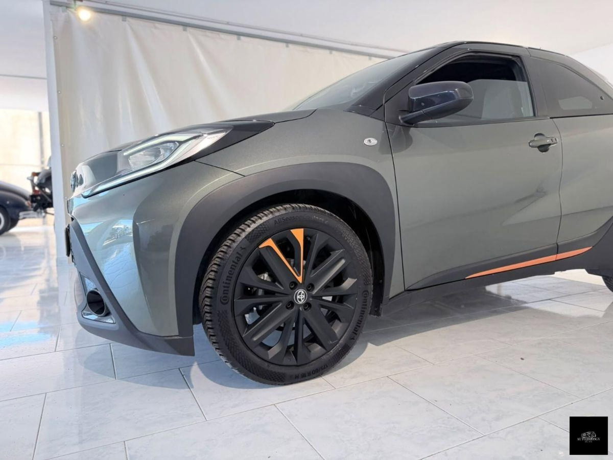 Toyota Aygo X 1.0 VVT-i 72 CV 5 porte Limited Air (4)