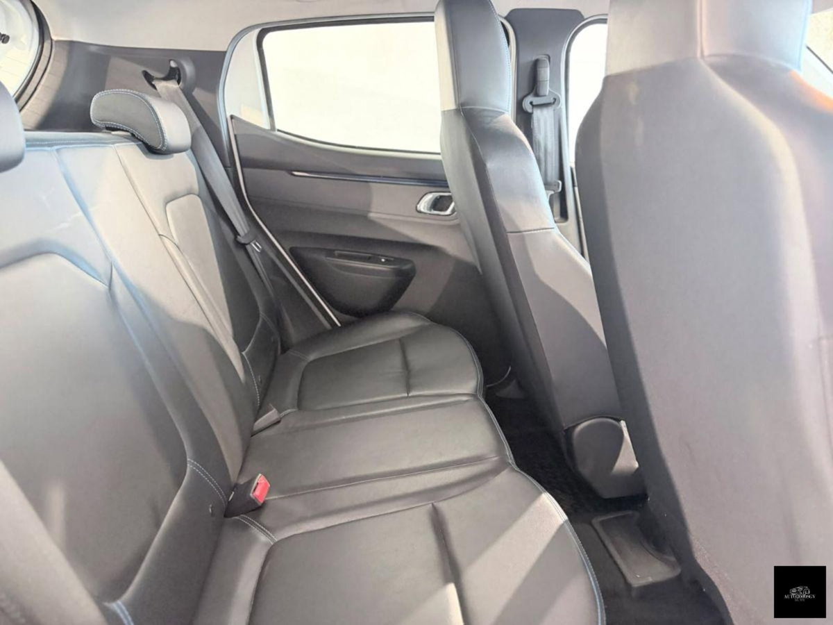 Dacia Spring Comfort Plus Electric 45 (9)