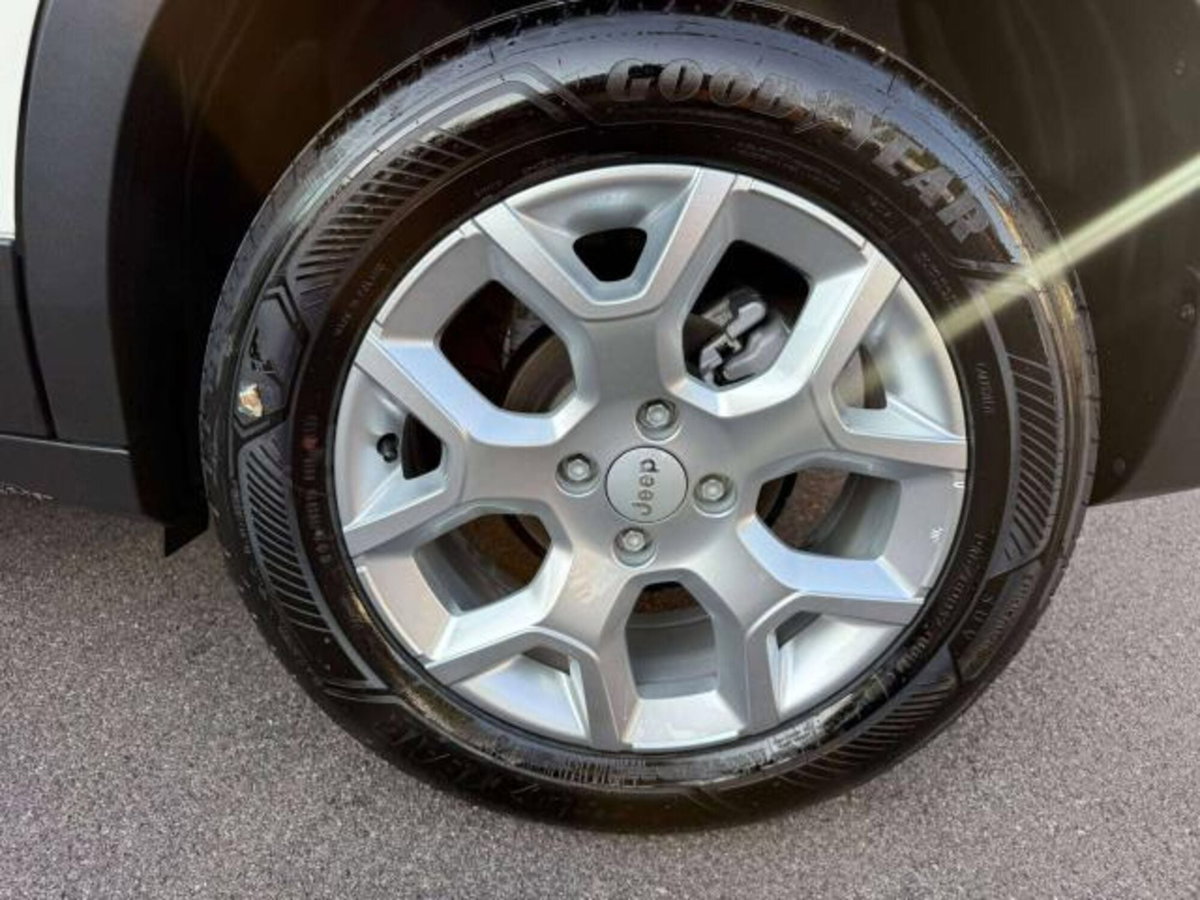 Jeep Avenger 1.2 turbo e-hybrid mhev Altitude fwd 110cv edct6 (12)