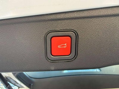 Jeep Avenger 1.2 turbo e-hybrid mhev Altitude fwd 110cv edct6 (14)