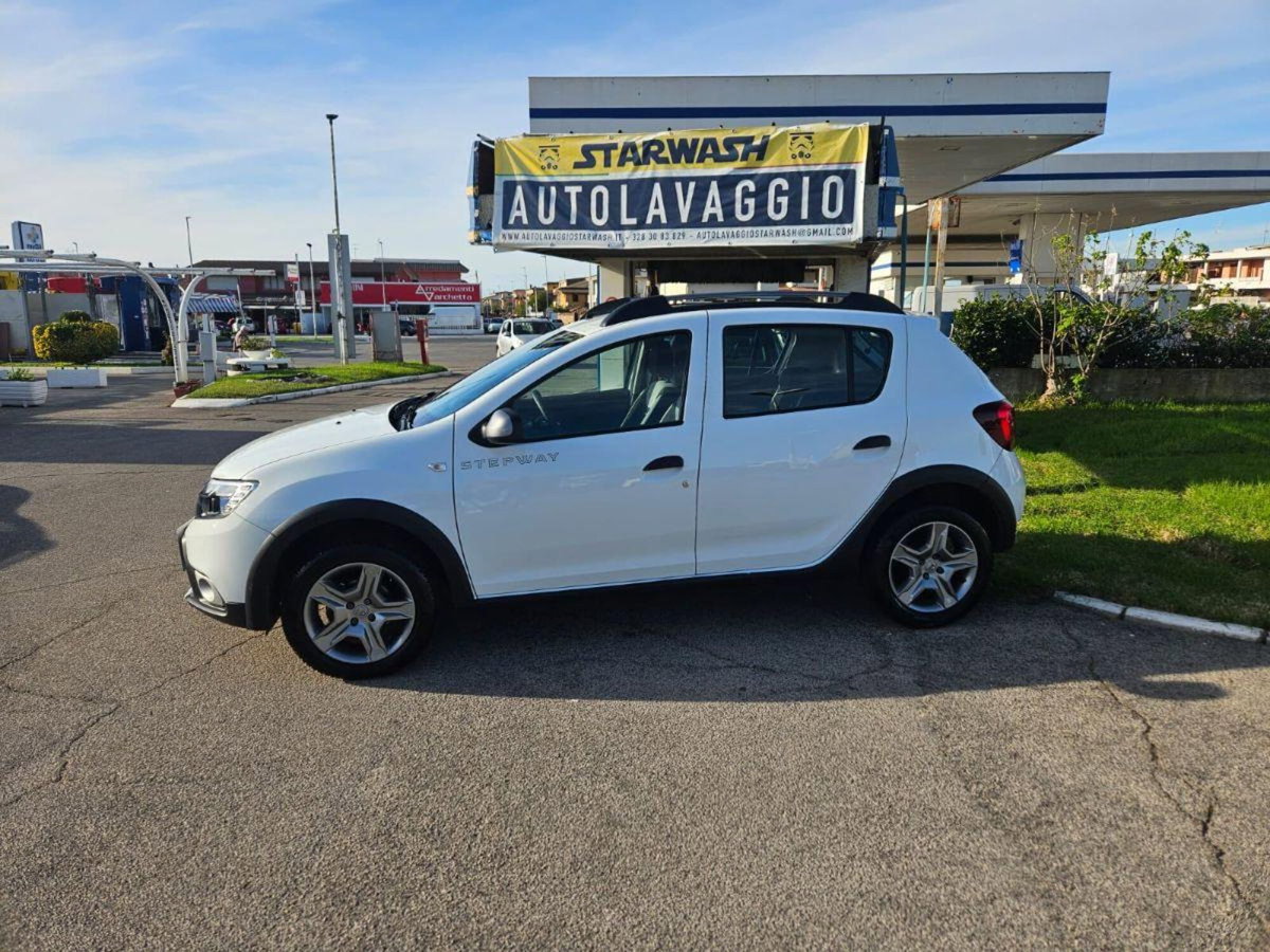 Dacia Sandero Stepway 0.9 TCe 90 CV Comfort (4)