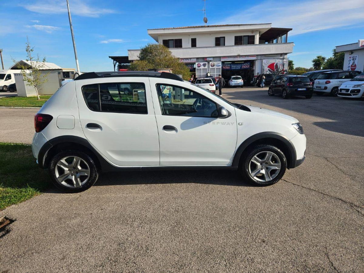 Dacia Sandero Stepway 0.9 TCe 90 CV Comfort (5)
