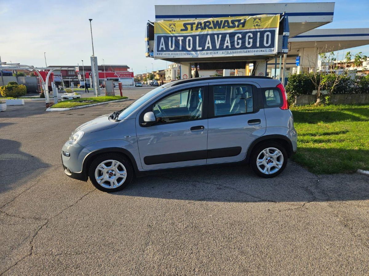 Fiat Panda 1.0 FireFly S&S Hybrid City Cross (4)