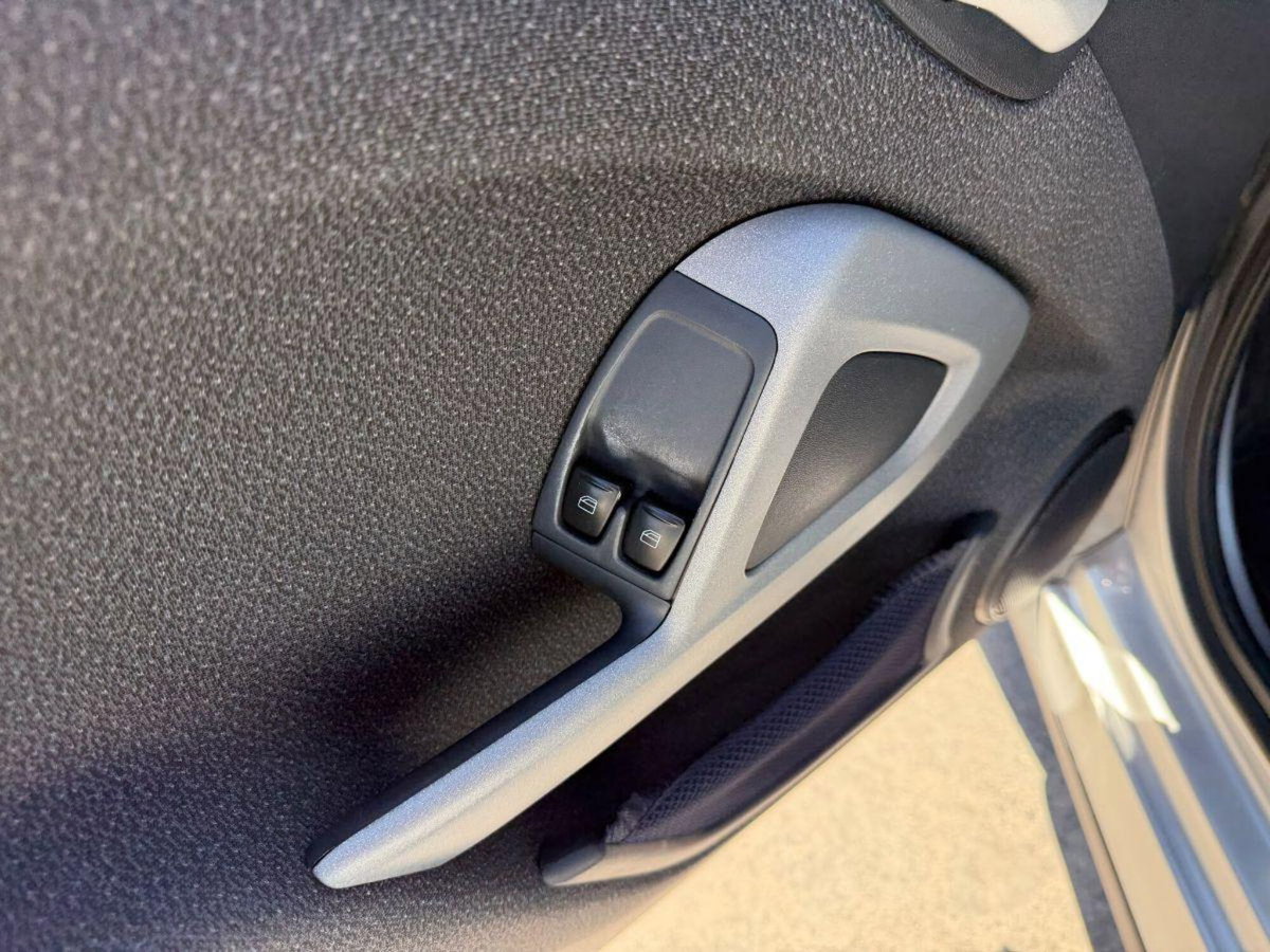 smart Fortwo 1000 52 kW MHD coupé passion (9)