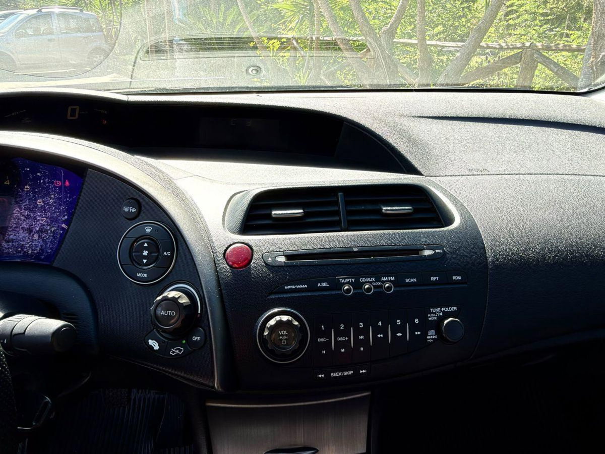 Honda Civic 1.4 i-VTEC 5p. Elegance (14)