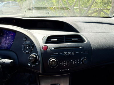 Honda Civic 1.4 i-VTEC 5p. Elegance (14)