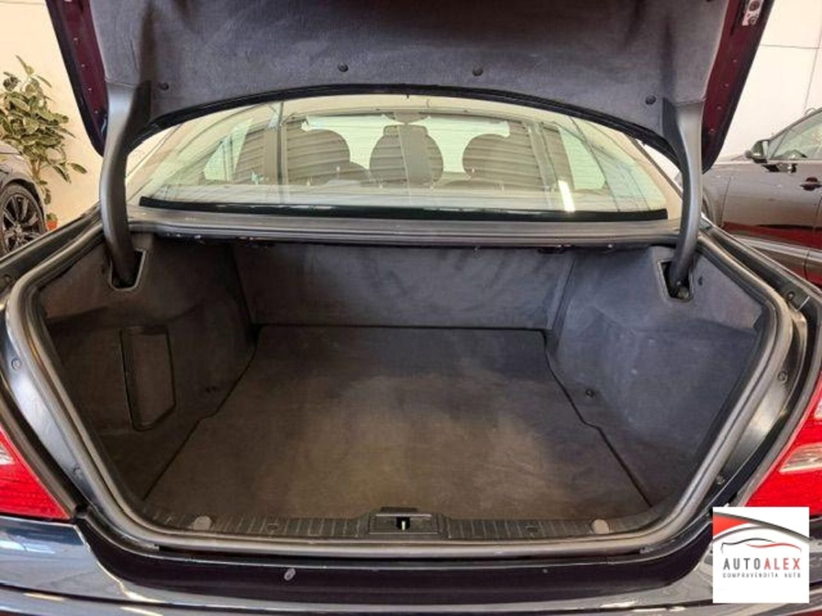 Mercedes-Benz Classe E 220 CDI cat Classic (19)