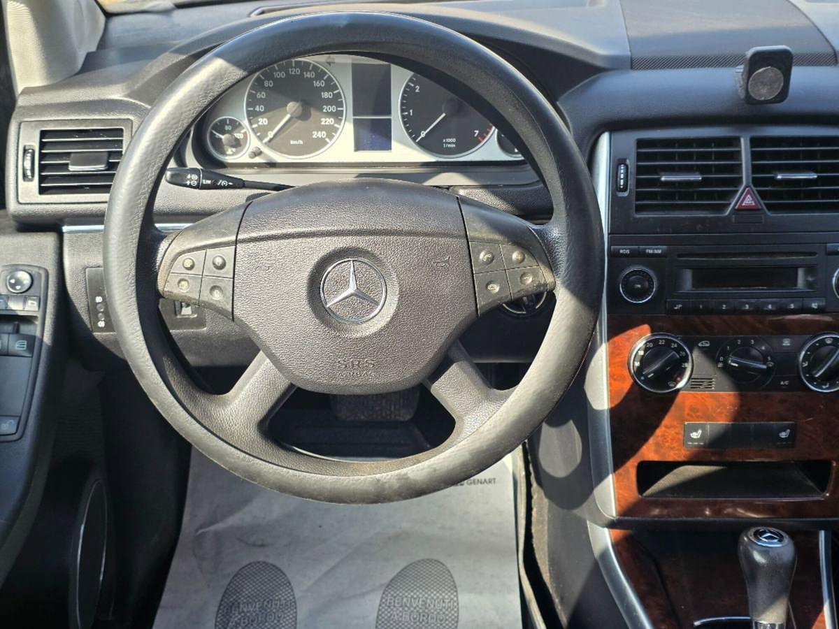 Mercedes-Benz Classe B 180 NGT BlueEFFICIENCY Premium (12)