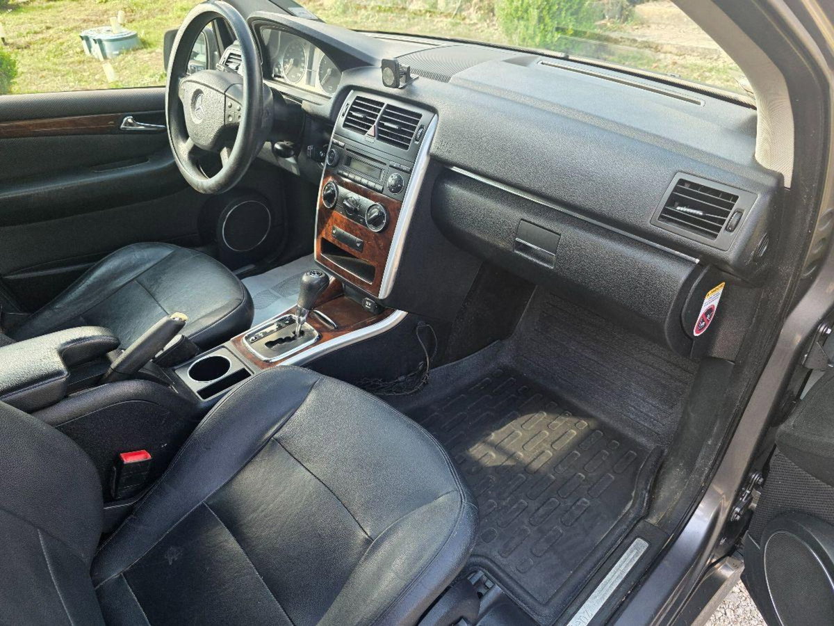 Mercedes-Benz Classe B 180 NGT BlueEFFICIENCY Premium (14)