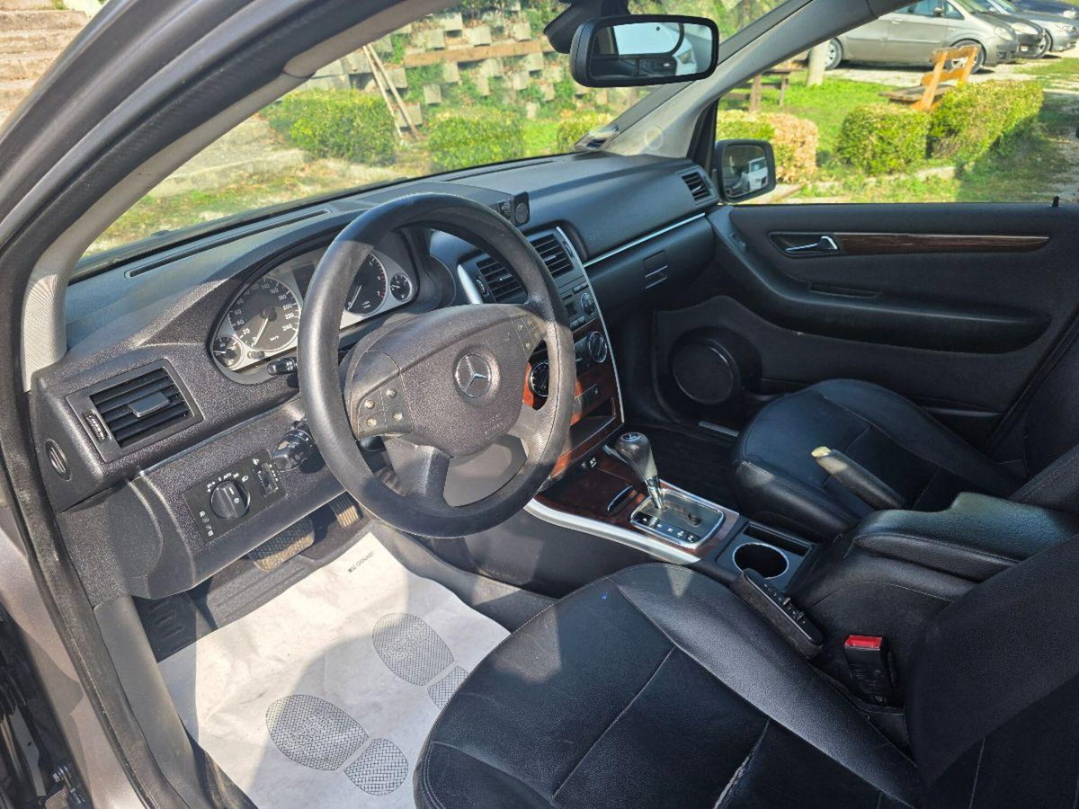 Mercedes-Benz Classe B 180 NGT BlueEFFICIENCY Premium (15)