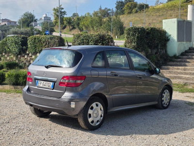 Mercedes-Benz Classe B 180 NGT BlueEFFICIENCY Premium (6)