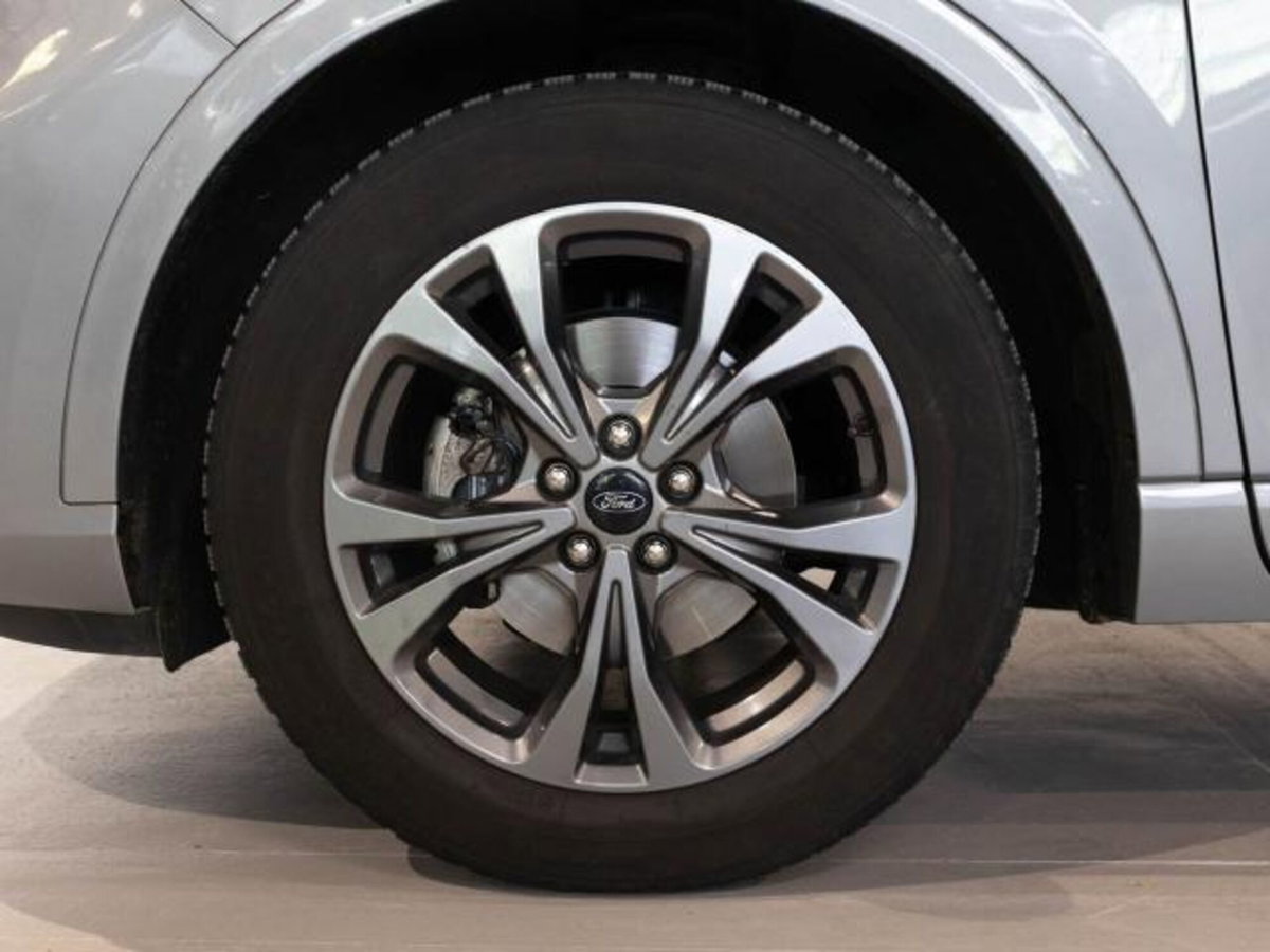Ford Kuga 1.5 TDCI 120 CV S&S 2WD Plus (7)