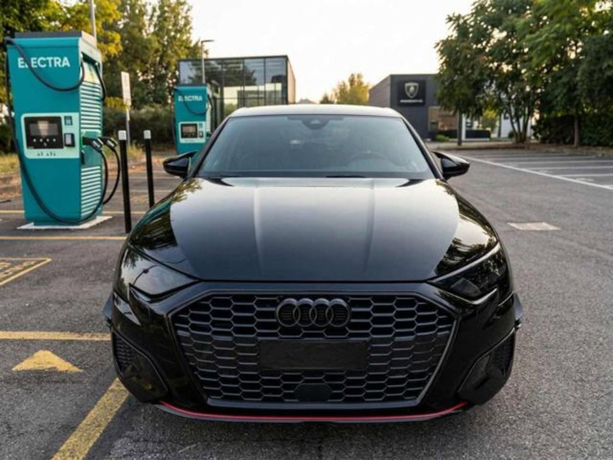 Audi A3 Sportback 35 TDI S tronic S line edition (2)