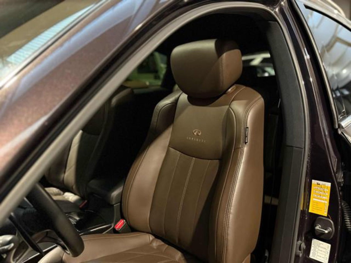 Infiniti QX70 3.0 diesel V6 AT S Premium (11)